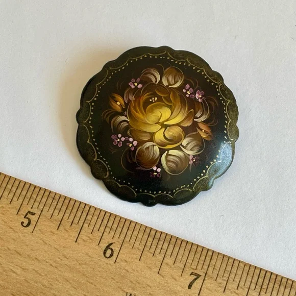 Vintage Russian Hand Painted Floral Wood Brooch With C Clasp - Picture 3 of 4